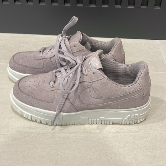 Nike Air Force One - Picture 3 of 4